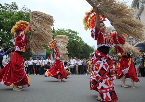 ពិធីបុណ្យតាមដងផ្លូវ នៅFestival Hue 2012  - ảnh 3